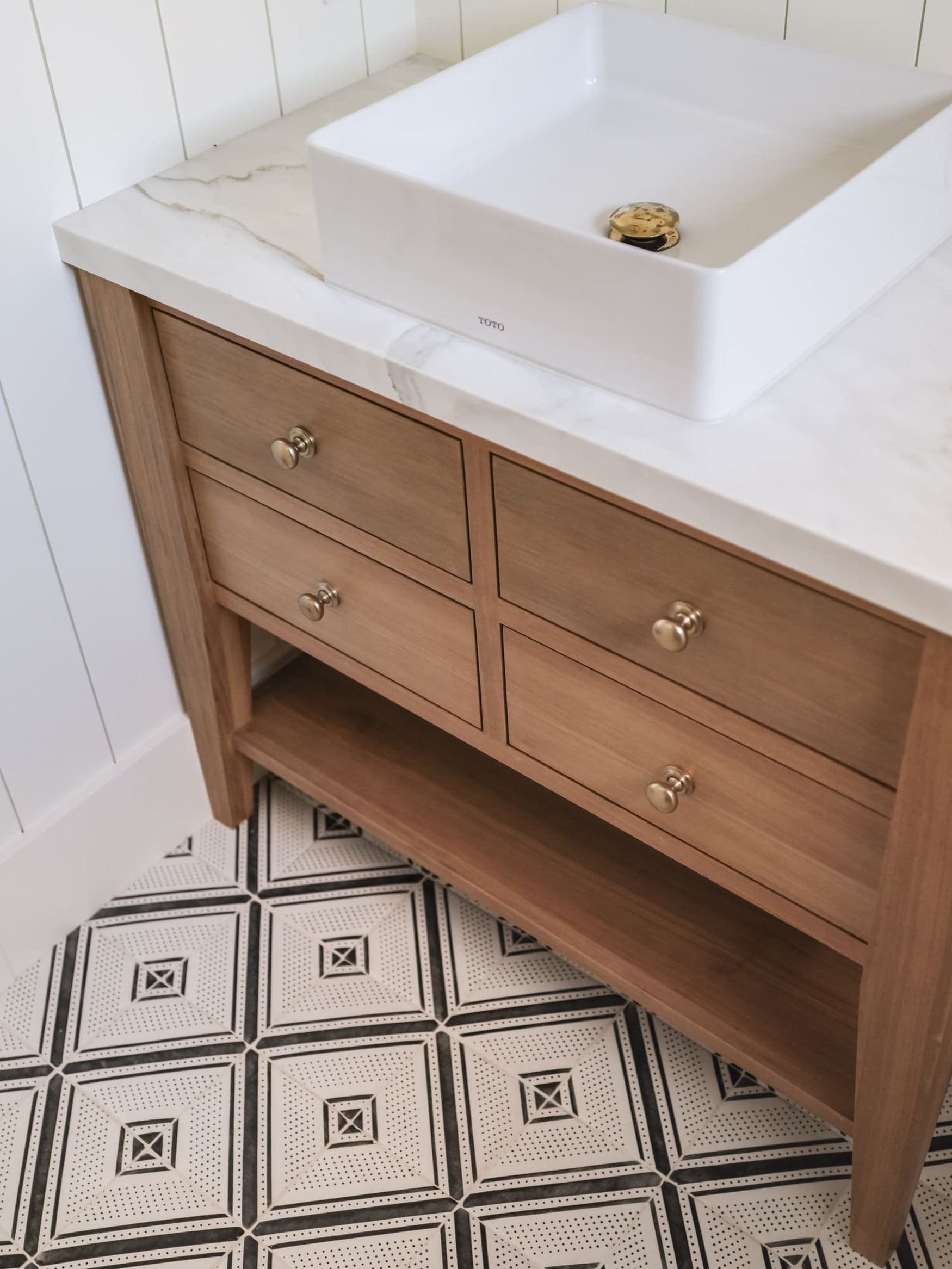 Newport Bayside Boathouse - Interior Design